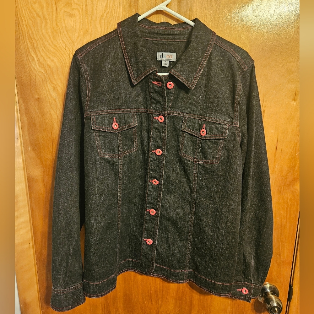Denim And Company Womens Black Denim Jacket With Pink Buttons & Stitching Size M